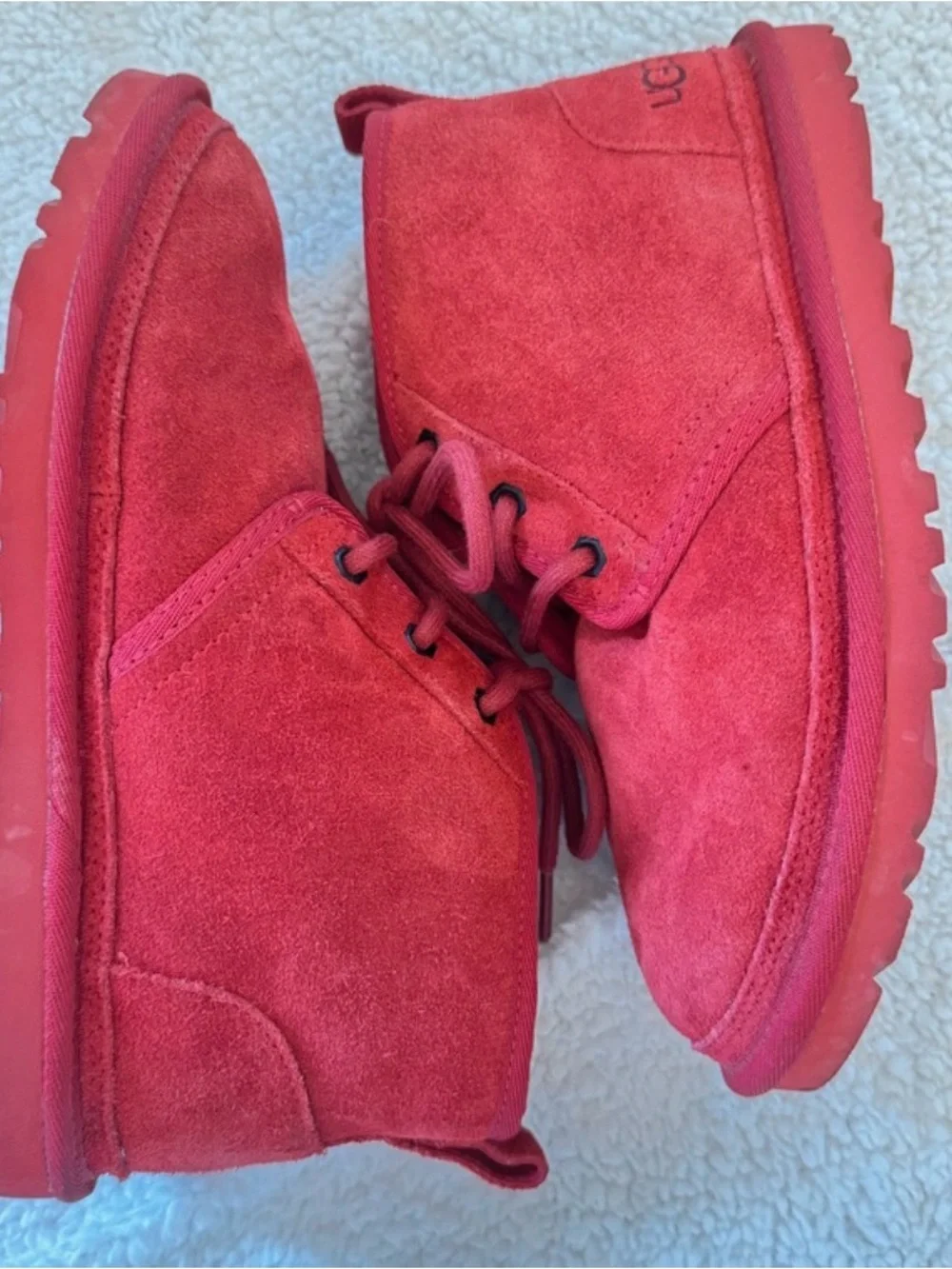 UGG chic red